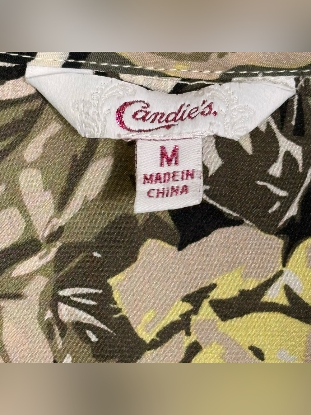 Candie’s Floral Ruffle Top - Picture 6 of 7